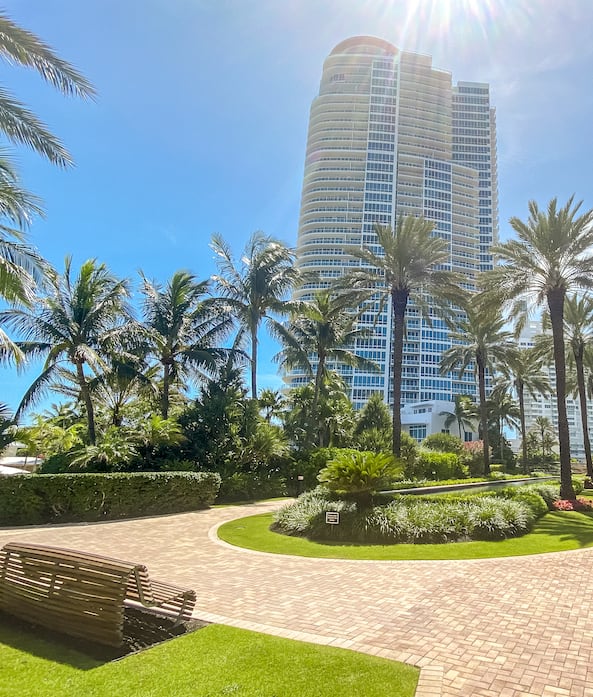 continuum south beach - the south tower condo